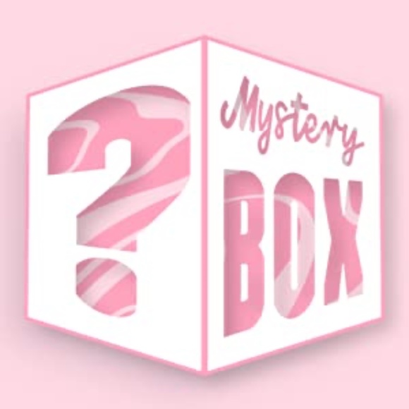 Luxury Mystery Makeup & Skincare Boxes - Picture 4 of 5